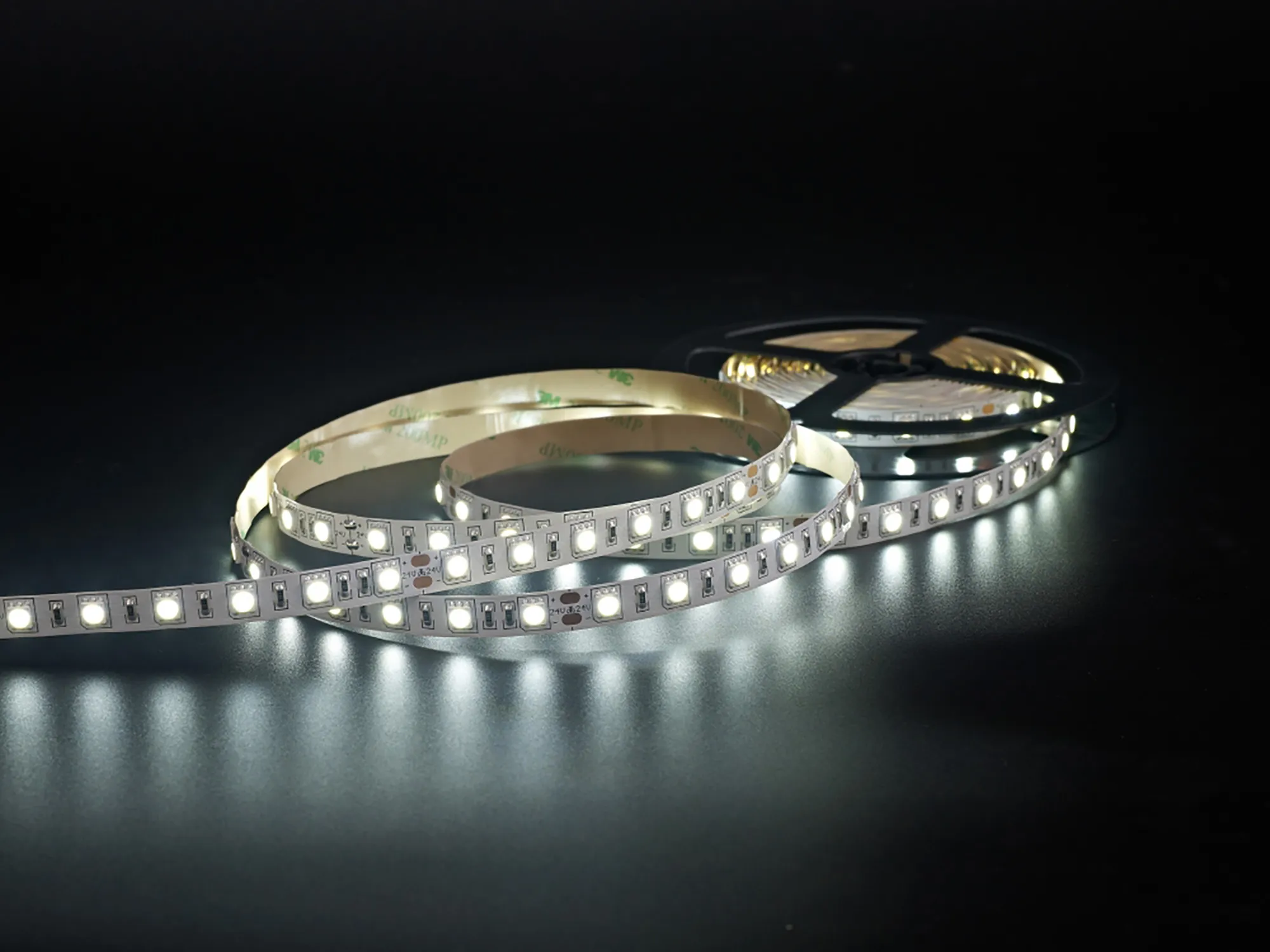 Axios Pro 24V IP20 14.4W/m 5050 60LED/m Strip Lighting Dlux IP20 Strip